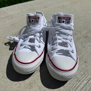 White classic converse size 7 NWT